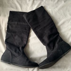Black boots size 8